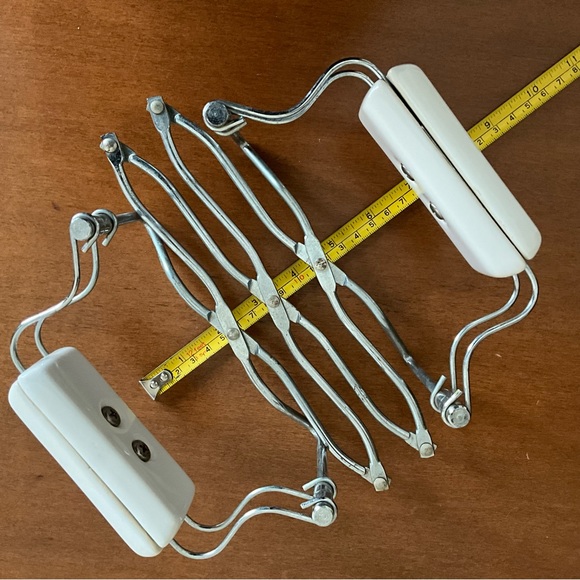 Pfaltzgraff Expandable Trivet - Picture 6 of 8